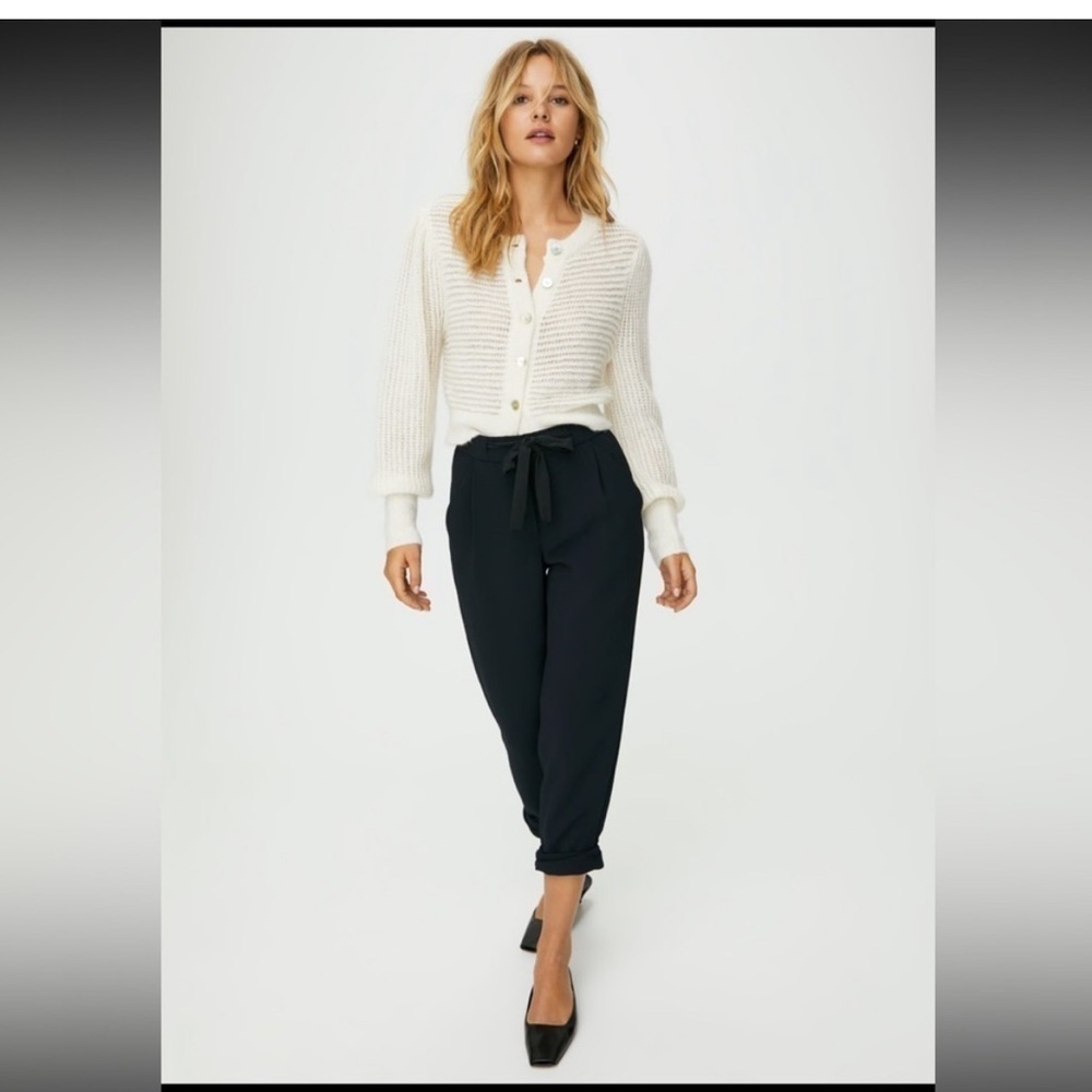 Wilfred Aritzia Black Allant Ankle Pant
Cropped Trouser Drawstring size 6